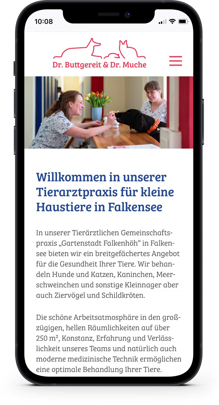 Website Tierarztpraxis Startseite auf einem Smartphone